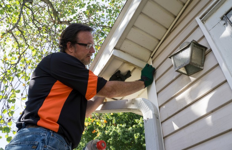  Siding Repair in Massachusetts 
